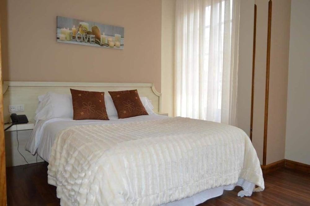 Hotel Los Robles Onís Dış mekan fotoğraf