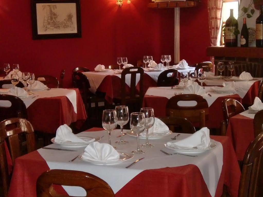 Hotel Los Robles Onís Dış mekan fotoğraf